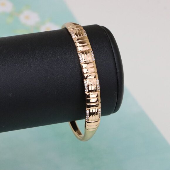 Elegant Rose Gold Bangle with Textured Design and Crystal Accents, XPBL0504 - Picture 9 of 12